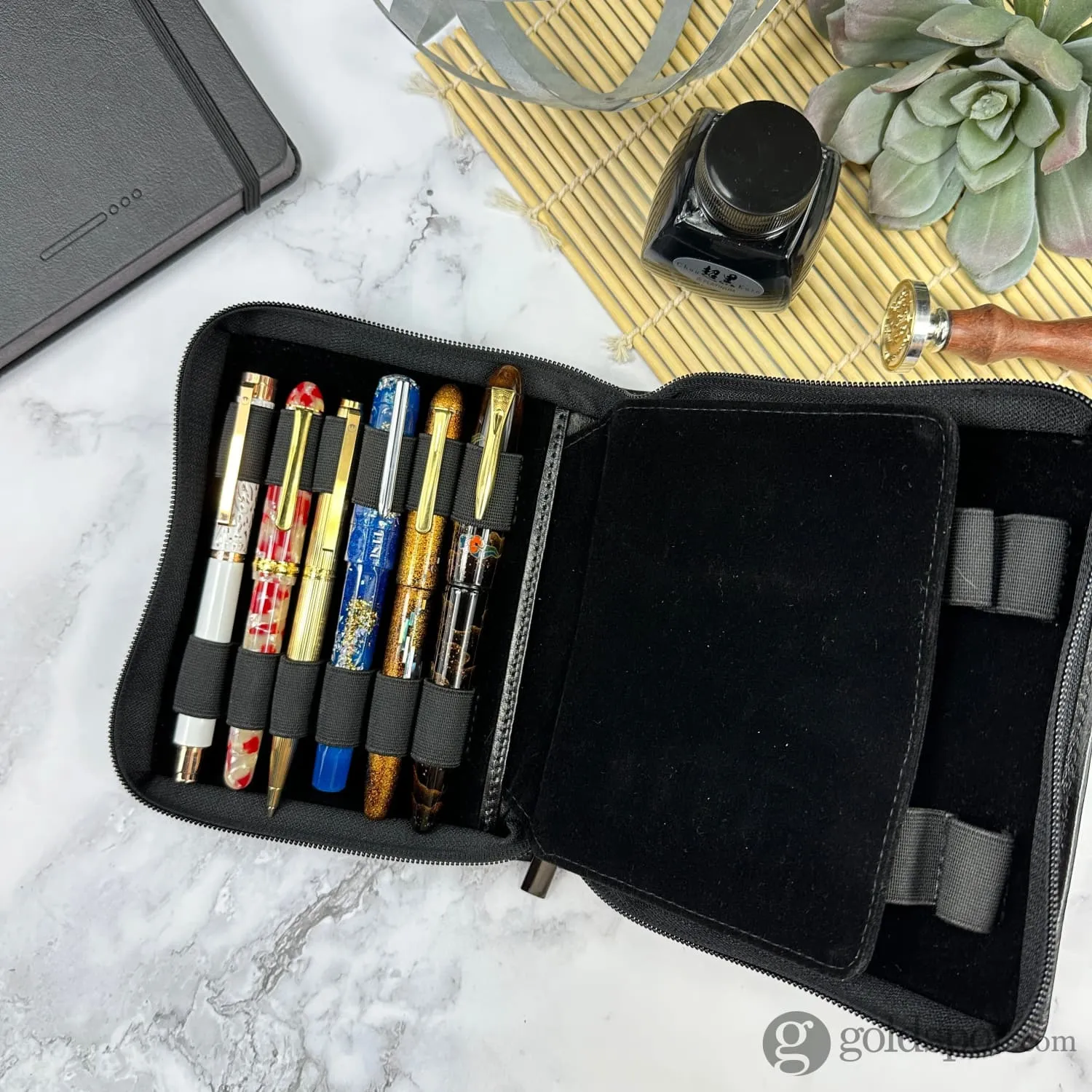 Girologio 12 Zippered Pen Case in Black