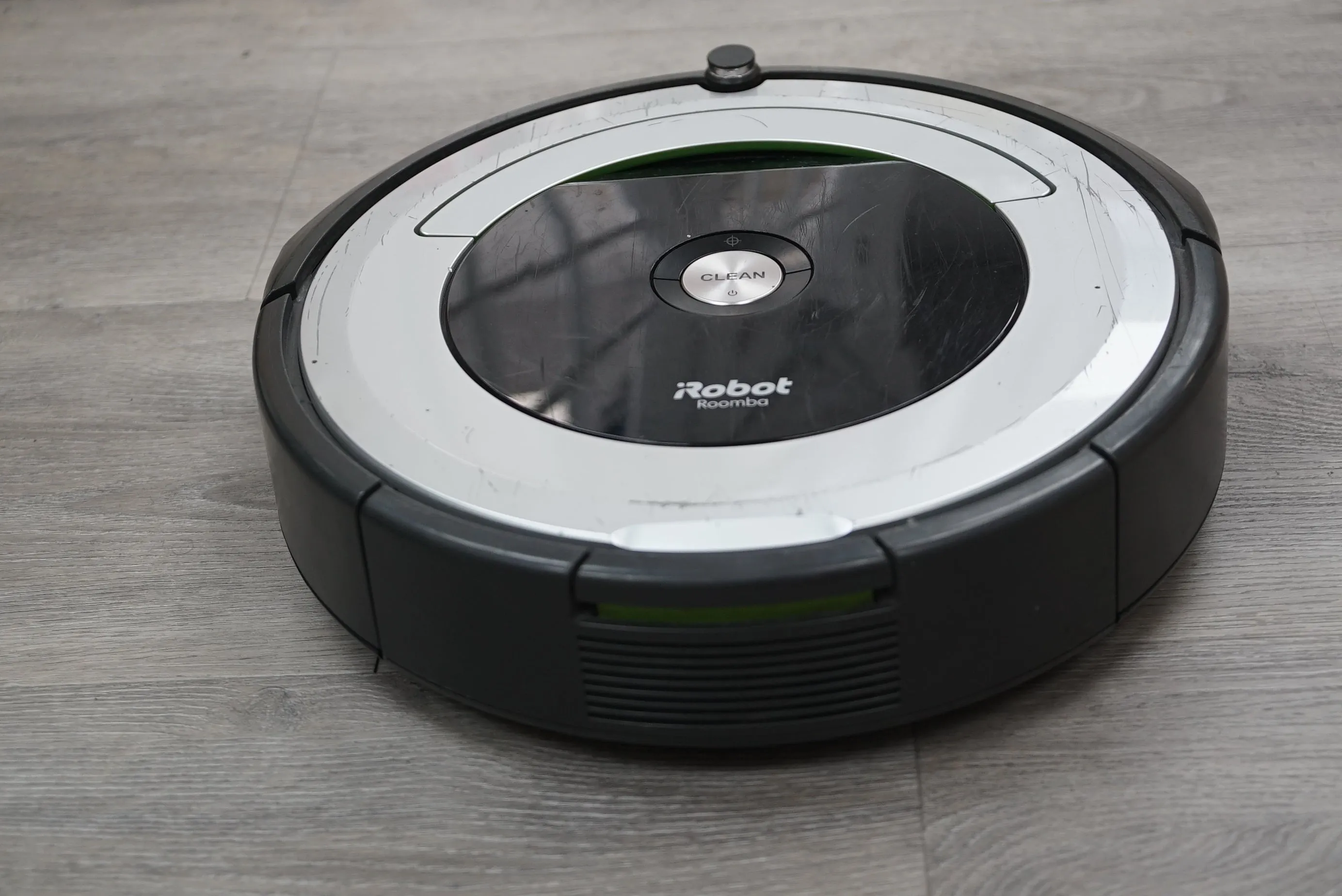 iRobot 699/01969 Roomba 699 Vacumming Robot, Used