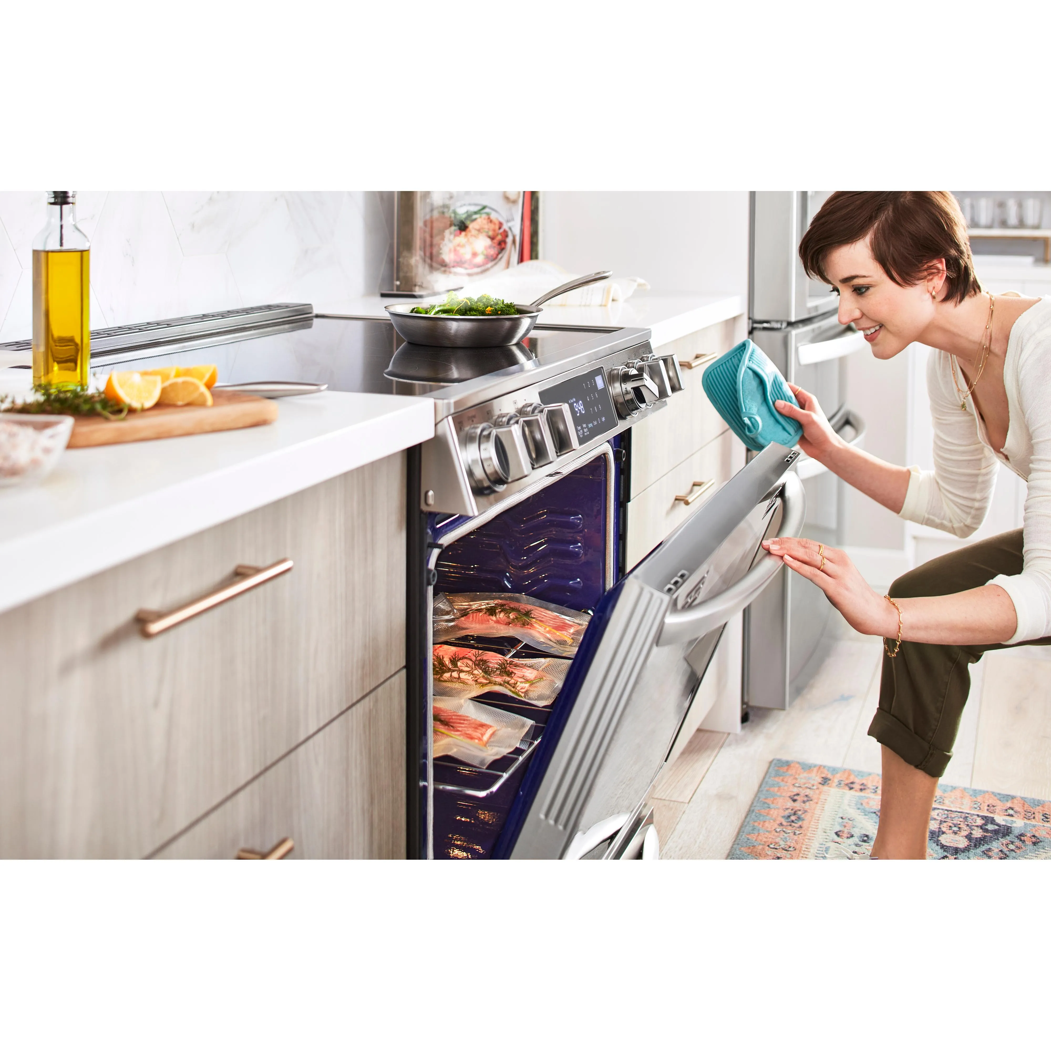 LG 30-inch Slide-In Electric Range with Air Fry LSEL6337F