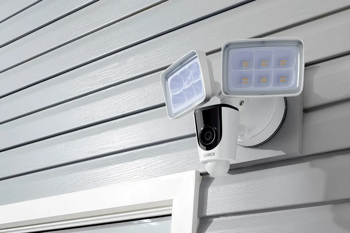 Lorex 1080p Wi-Fi Floodlight Security Camera (32GB)